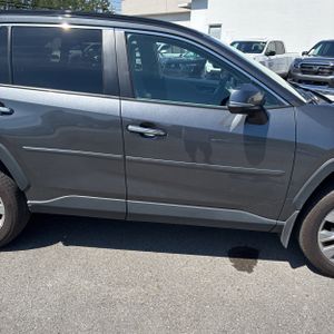 2023 Toyota RAV4 LIMITED — фото 11