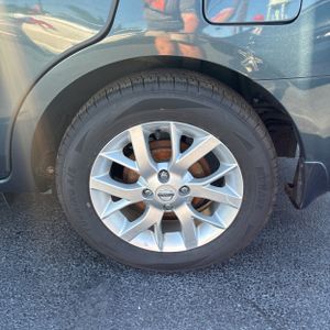 2017 Nissan VERSA SV — миниатюра 18