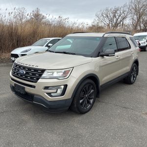 FORD EXPLORER XLT - 1
