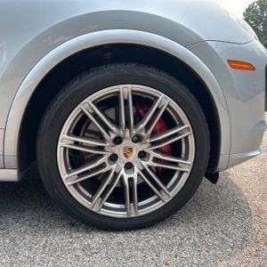 2016 Porsche CAYENNE GTS 缩略图 20