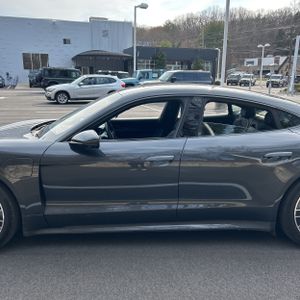 PORSCHE TAYCAN TURBO - 4