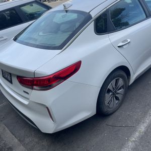KIA OPTIMA HYBRID PREMIUM - 8