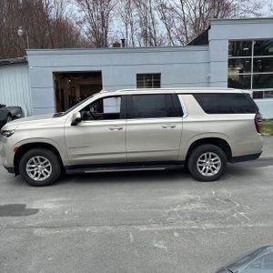 CHEVROLET SUBURBAN LT - 3