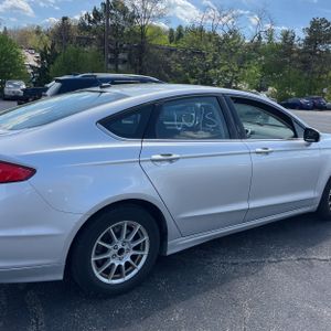 FORD FUSION SE - 9