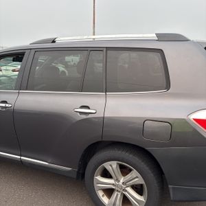 صورة 6 لـ 2013 Toyota HIGHLANDER LIMITED