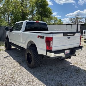 FORD F-250 SUPER DUTY LARIAT - 5