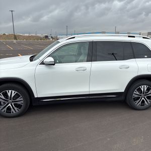 MERCEDES-BENZ GLB - 4