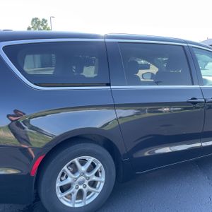 2023 Chrysler PACIFICA TOURING L — фото 9