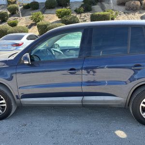 2012 Volkswagen TIGUAN S 照片 4
