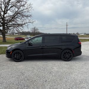 CHRYSLER PACIFICA LIMITED - 3