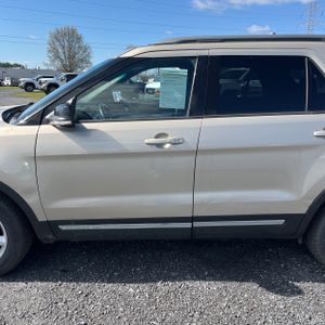 FORD EXPLORER XLT - 4