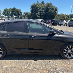 2016 Chrysler 200 S — миниатюра 11