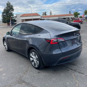 TESLA MODEL Y LONG RANGE - 5