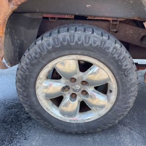 2004 Dodge RAM 1500 SLT — миниатюра 19