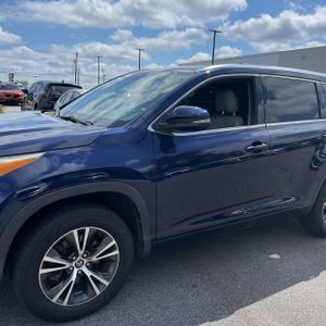 2016 Toyota HIGHLANDER XLE — фото 2