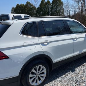 VOLKSWAGEN TIGUAN 2.0T SE 4MOTION - 8