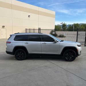 JEEP GRAND CHEROKEE L LIMITED - 10