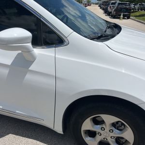 2020 Chrysler PACIFICA TOURING L — миниатюра 13
