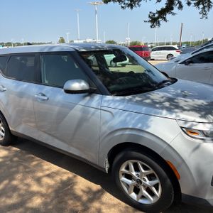 2021 KIA SOUL S — миниатюра 13