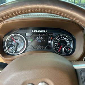 2022 RAM 3500 LARAMIE 照片 40