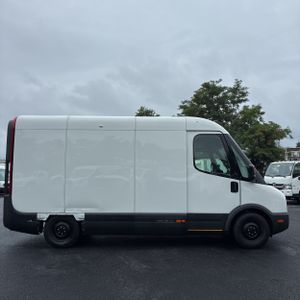 صورة 10 لـ 2024 Rivian DELIVERY ECV 500 CARGO VAN