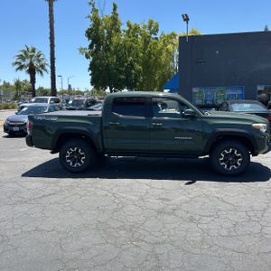 صورة 10 لـ 2021 Toyota TACOMA TRD OFF-ROAD