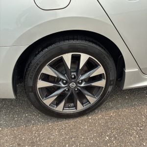 2016 Nissan SENTRA SR thumbnail 19