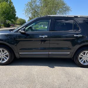 FORD EXPLORER XLT - 4