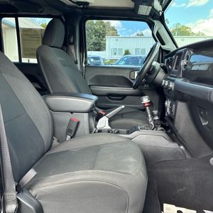 2018 JEEP WRANGLER UNLIMITED SAHARA 照片 33