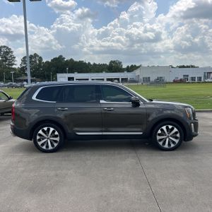 صورة 10 لـ 2020 KIA TELLURIDE S