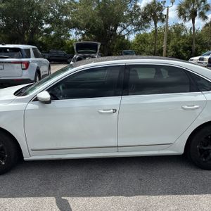 VOLKSWAGEN PASSAT 1.8T S - 4