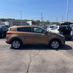 KIA SPORTAGE LX - 10