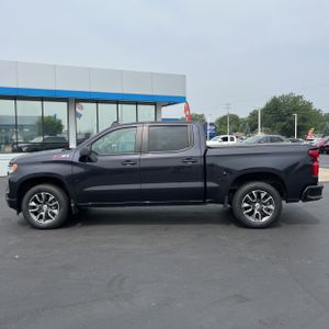 صورة 3 لـ 2024 Chevrolet SILVERADO 1500 RST