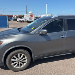 صورة 2 لـ 2017 Nissan ROGUE SV