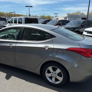 HYUNDAI ELANTRA - 6