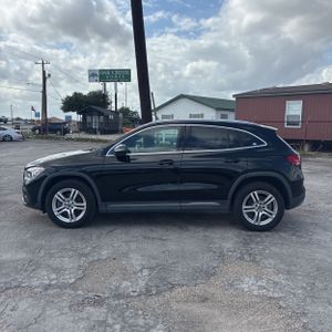 MERCEDES-BENZ GLA - 3