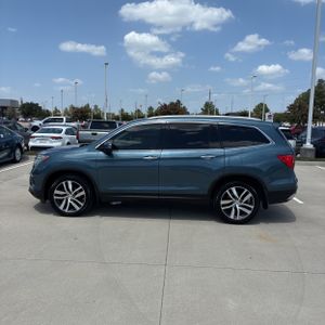 2018 Honda PILOT ELITE photo 3