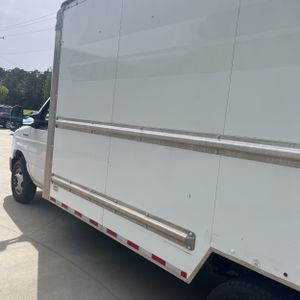 Ford E-Series Cutaway - 6