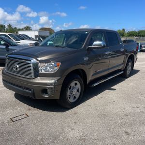 TOYOTA TUNDRA - 1