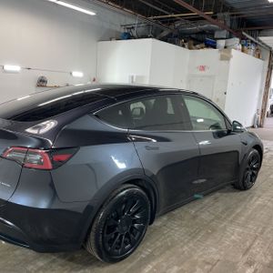 TESLA MODEL Y LONG RANGE - 10