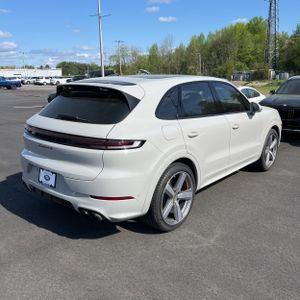 PORSCHE CAYENNE S - 8