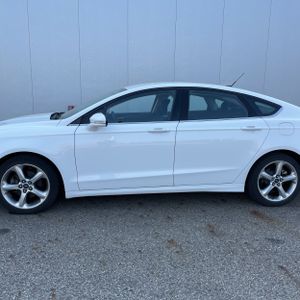 FORD FUSION SE - 3