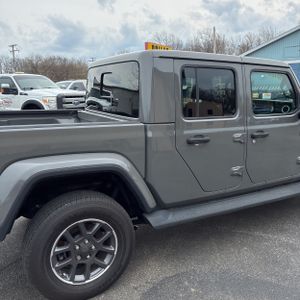 JEEP GLADIATOR OVERLAND - 9