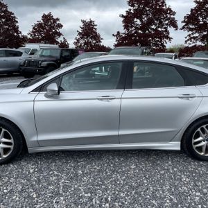 FORD FUSION SE - 4