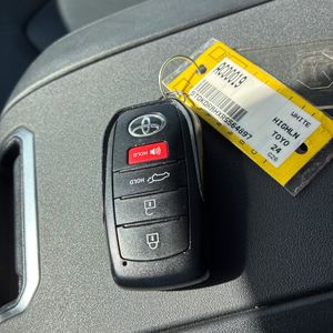 صورة مصغرة 56 لـ 2024 Toyota HIGHLANDER PLATINUM