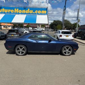 DODGE CHALLENGER SXT - 10