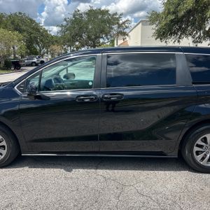 2025 Toyota SIENNA LE 8-PASSENGER 照片 4
