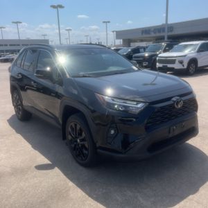 صورة 12 لـ 2023 Toyota RAV4 XLE PREMIUM