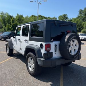 صورة 5 لـ 2017 JEEP WRANGLER UNLIMITED SPORT
