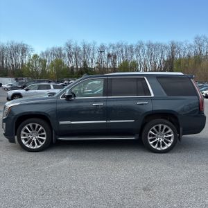 CADILLAC ESCALADE LUXURY - 3